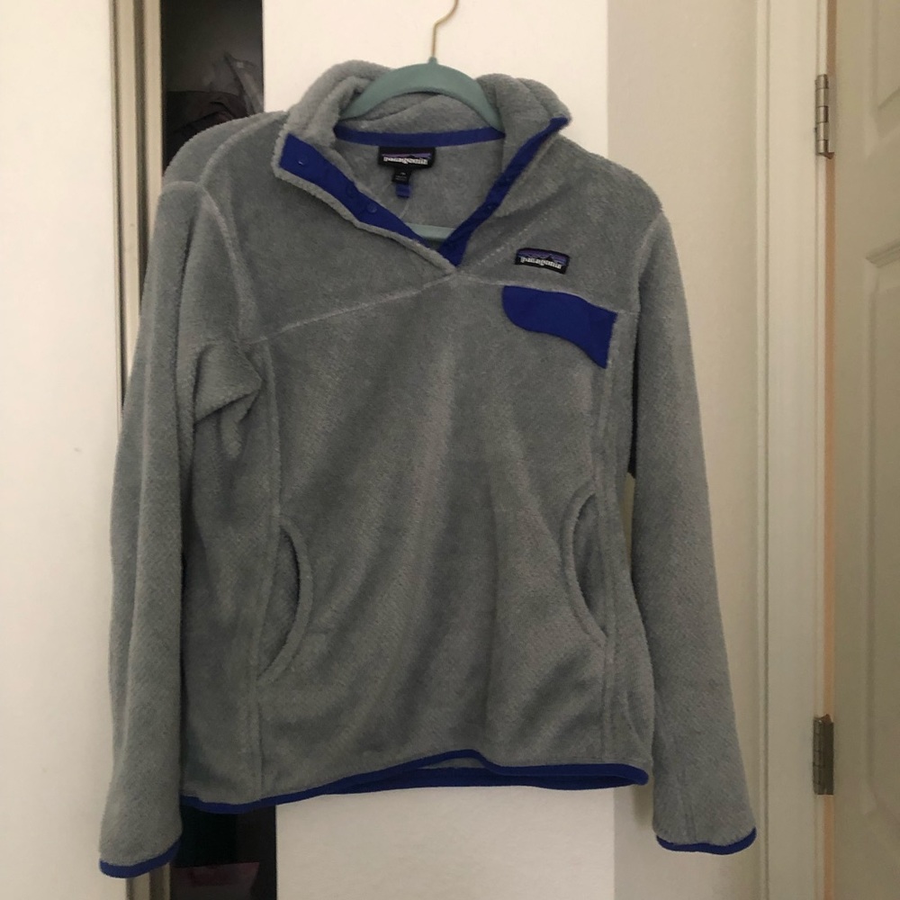 SALE ✨Patagonia Gray Retool Snap T